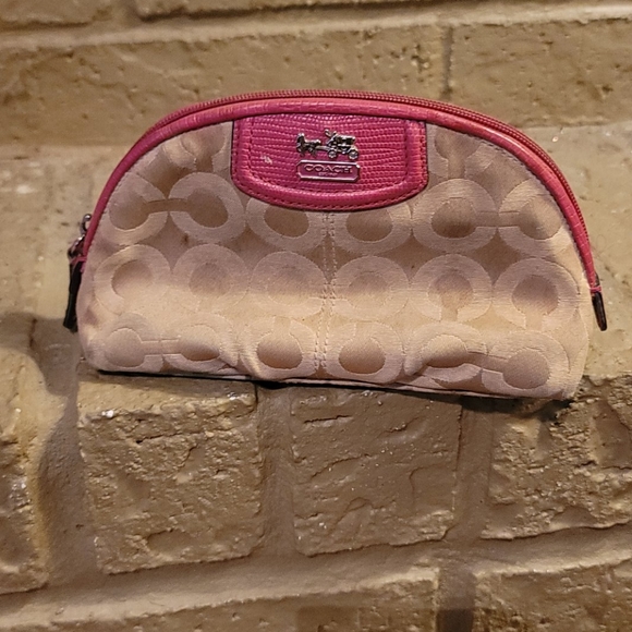 Coach bag w/ matching wallet and makeup bag - Picture 6 of 6